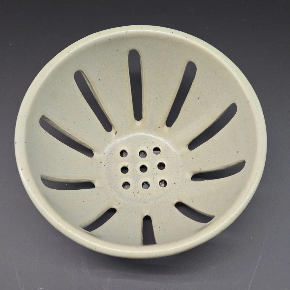 Anthropologie Ceramic‎ Berry Colander Bowl Light Green Slotted Strainer Dish